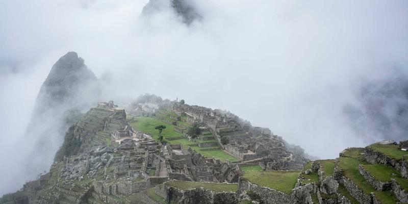 从Online Community到Metaverse:数字连接的演进与高效使用指南