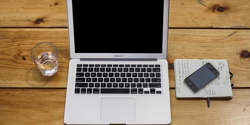 数字连接的双刃剑：未来科技如何塑造社交平台中的边缘群体与包容性