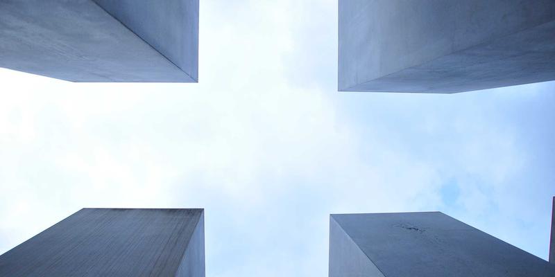 社交平台的地缘政治博弈：数据主权、内容审核与未来科技社区的话语权争夺