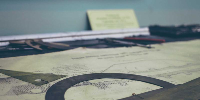 职场社交平台的隐性竞争：个人品牌塑造如何成为职业发展的双刃剑